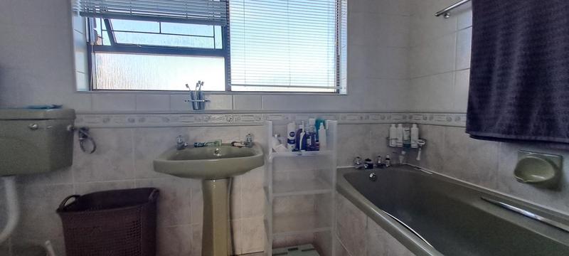 4 Bedroom Property for Sale in Heather Park Western Cape